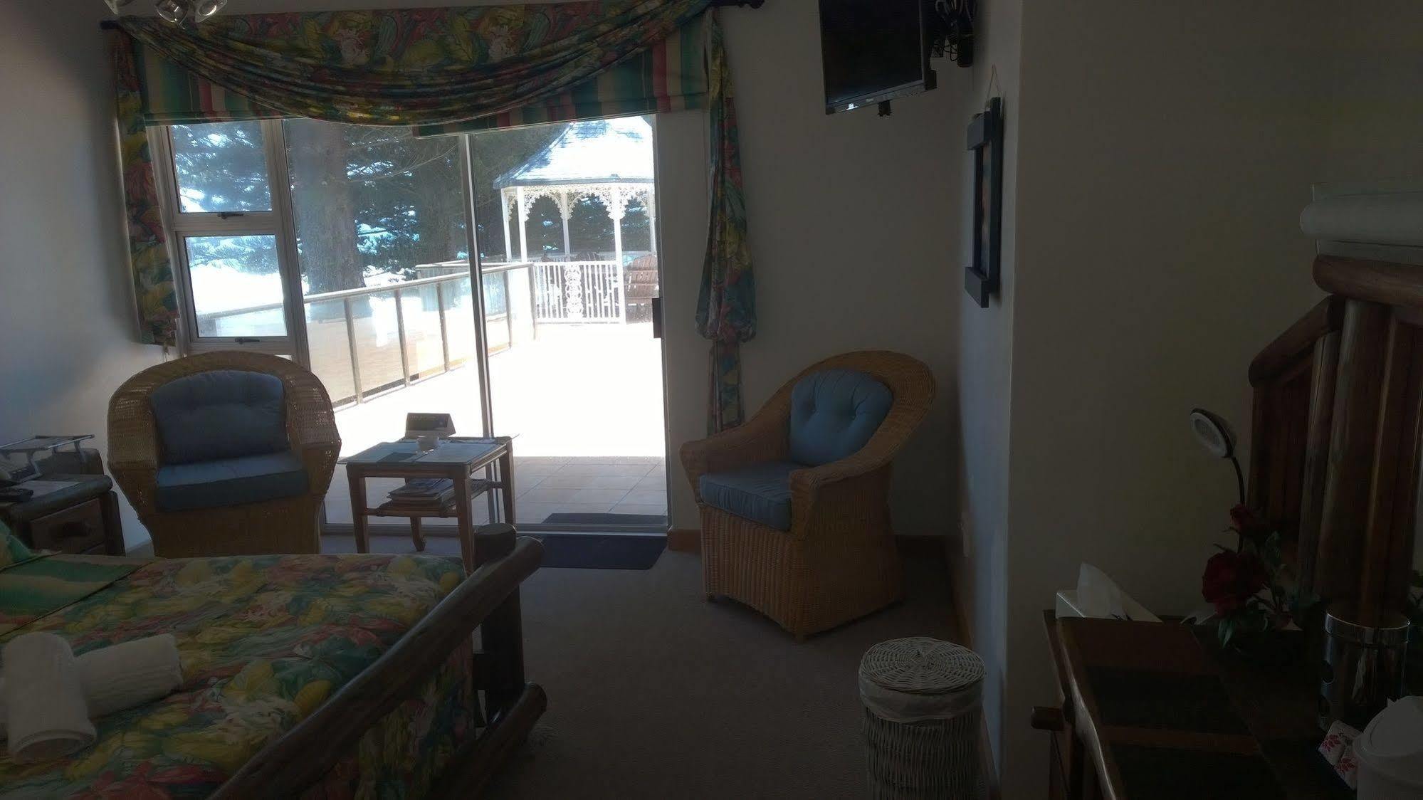 Sea Otters Lodge Kini Bay ภายนอก รูปภาพ